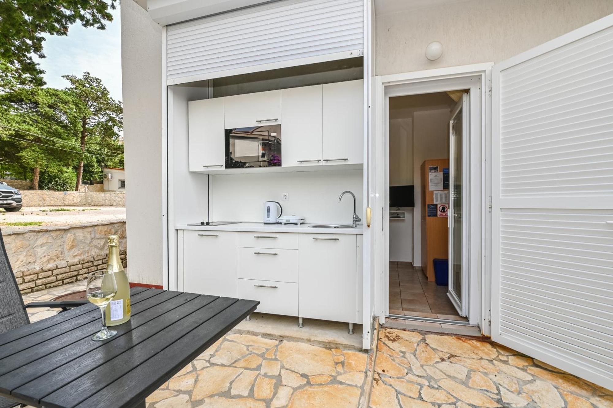 Seagull Pool Apartments & Studios 노바야 외부 사진