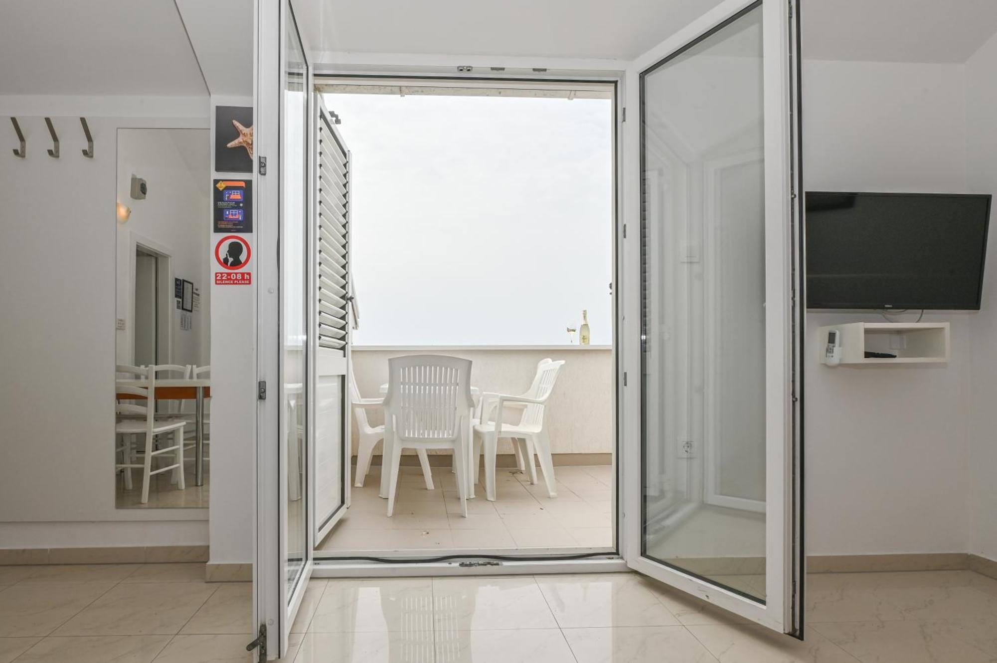 Seagull Pool Apartments & Studios 노바야 외부 사진