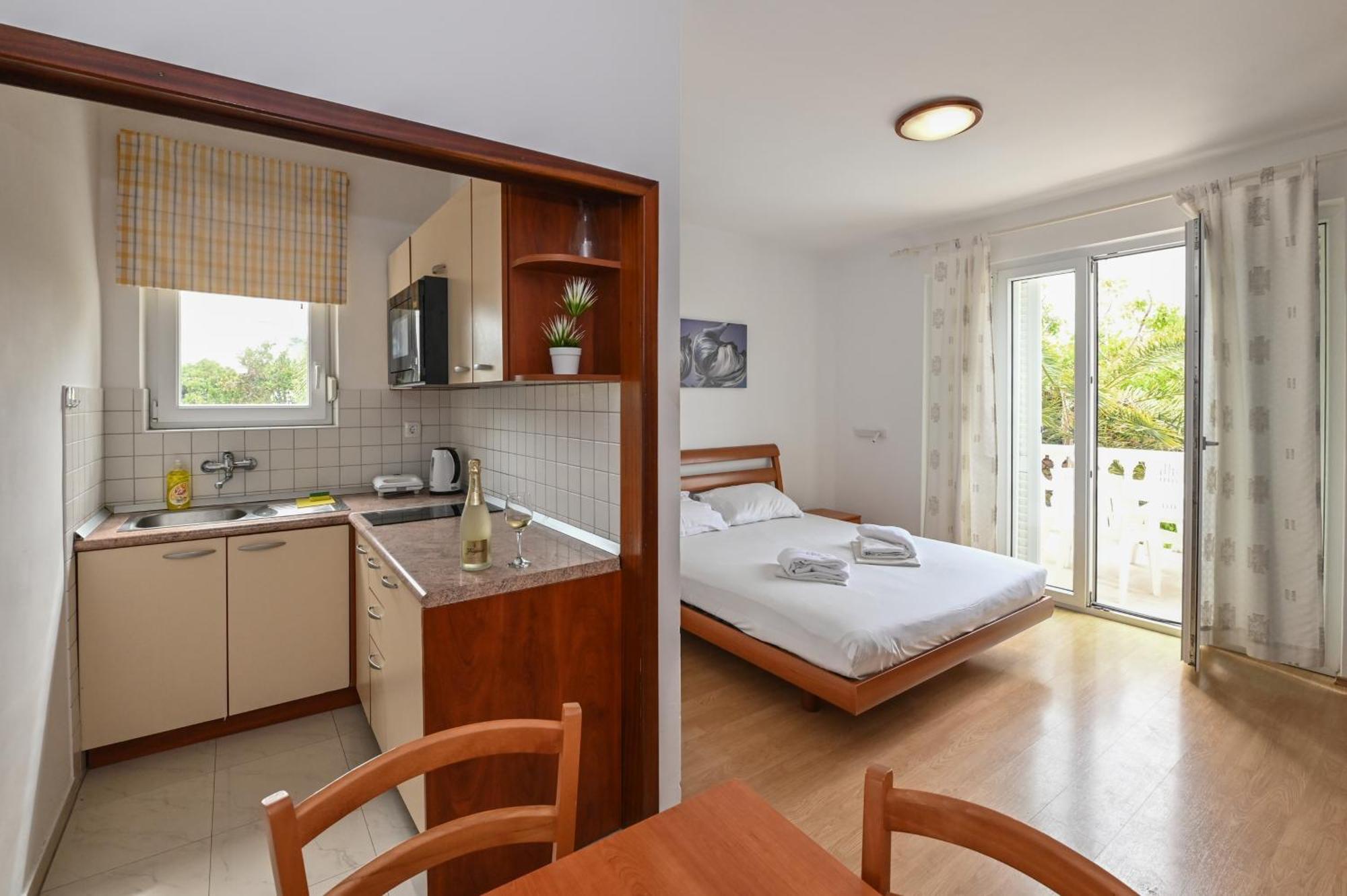 Seagull Pool Apartments & Studios 노바야 외부 사진